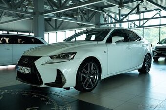 Lexus IS F-Sport Top / audio Mark Levinson