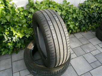 Predám 2x letné ako nové pneu Michelin 235/55 R19 101YXL