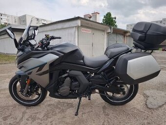 CF Moto 650 GT
