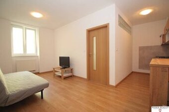 3-izb.kompl.zariadený byt pri OC NIVY, Karadžičova ul., tich
