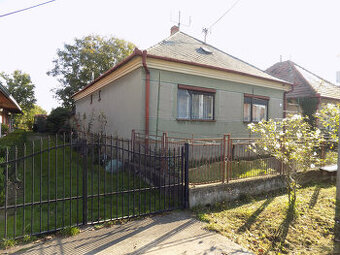 Na predaj tehlový 3 izb . dom v Rúbani - pozemok 2592 m2 pr