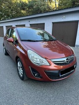 Opel corsa 1.2 63 KW, rok 2012