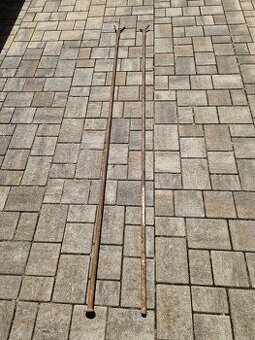 Železné stojky, podpery