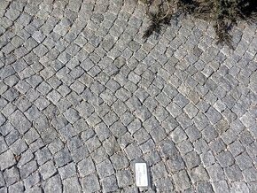 kupim čadičové kocky (mačacie hlavy)