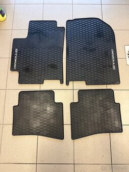 Kia Stonic - gumove rohoze + vanicka do kufra