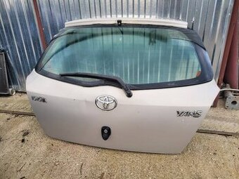 TOYOTA YARIS PIATE DVERE