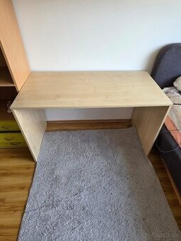 Skrinka a písaci stolík