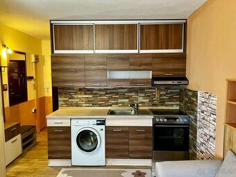 Kompletne zrekonštruovaná garsónka s balkónom – Šalgovce