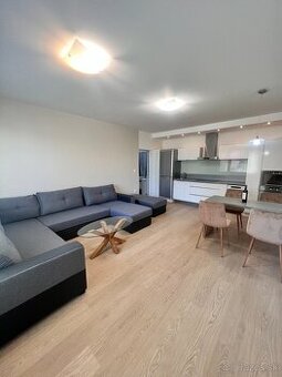 NOVÁ CENA Kompletne zrenovovaný a zariadený 3 izbový byt