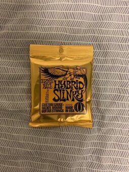 Struny Ernie Ball Hybrid Slinky