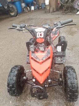 Predám štvorkolku 0,55 nový motor