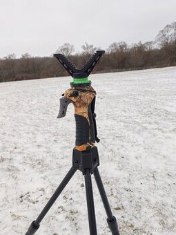 Poľovnícka trojnožka teleskopická