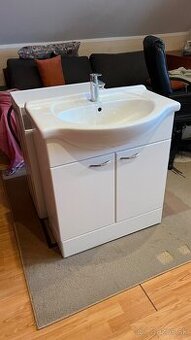 Predam skrinku s umyvadlom