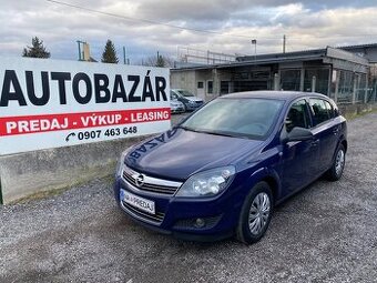 Opel Astra 1.4i 66kW, rok výroby 2010, centrálne zamykanie,