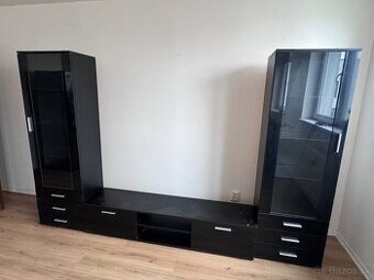 Darujem za odvoz obyvaciu stenu