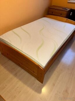 Drevená Posteľ Široké Jednolôžko + Madrac s 5cm Toperom