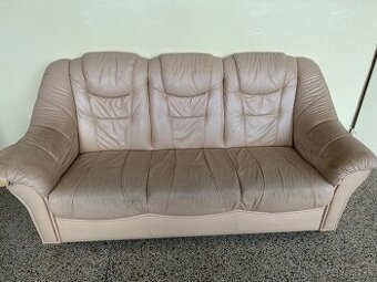 Darujem koženú sedačku