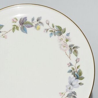 Starožitný porcelánový podnos,  tácka pod tortu z Anglicka