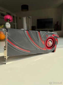 AMD Radeon R9 285 - 2GB