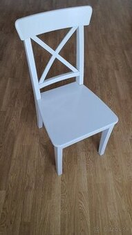 Jedálenské stoličky IKEA Ingolf (nová stojí 46€)