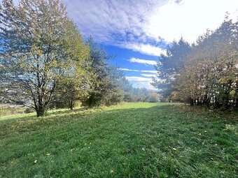 Na predaj pozemok o výmere 1695 m² - Podlavice