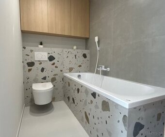 NADŠTANDARDNÝ 2 IZBOVÝ BYT V CENTRE BB