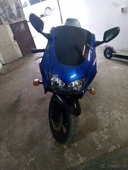 Yamaha yzf 1000r