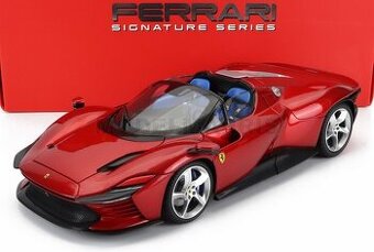 BURAGO FERRARI DAYTONA SP3 SPIDER 2022 červená metalíza 1:18