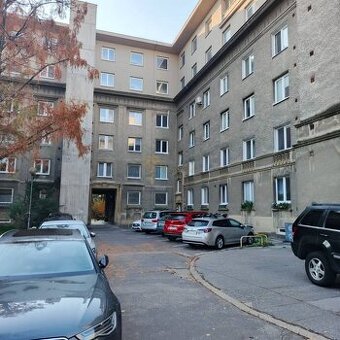 3-izb. byt (pôvodne 2-izb.), Miletičova, Ružinov, tehlový do