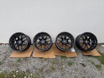 APEX EC7, BMW 5x120, 19” Black