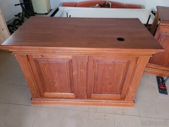 Pulty a stôl masív