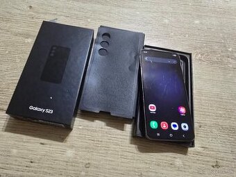 Samsung S23 256gb plnefunkcny ale displej ma vela skrabancov
