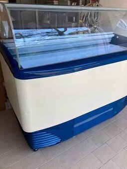 Zmrzlinová vitrína ISA Samoa 7