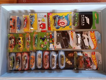 Hot wheels v blistroch