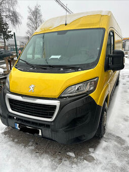 Preprava dodávkou s plošinou a vozíkom PK a okolie