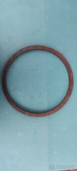 Zetor 25 veniec zotrvacnika