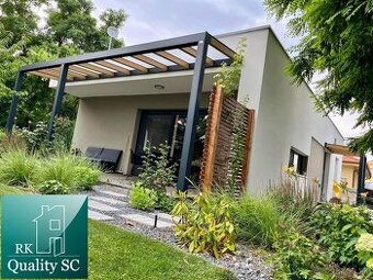 SENEC - NA PREDAJ dizajnovo zariadený 3 izbový rodinný dom v