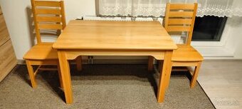 Bukový kuchynský stôl so stoličkami