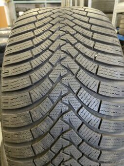 Pneumatiky FALKEN EUROWINTER HS 01 275/35 R 21 99 V Runflat