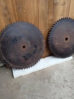 Pilove kotuče na drevo -2ks priemer 66 cm