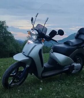 Aprilia scarabeo 200
