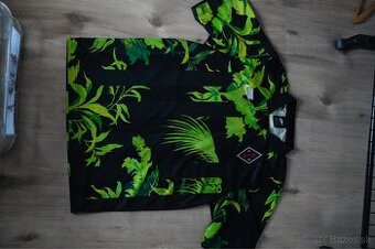 Nike Sportswear – tropické tričko (M)