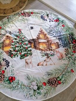 OBRUS , POD STROMČEK