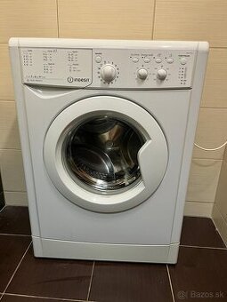 Práčka Indesit-4kg,A+