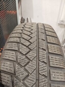 Predám zimné pneu 215/65r17