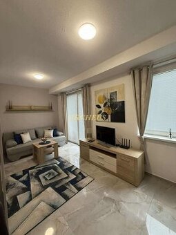 LUXUSNE ZREKONŠTRUOVANÝ 1-IZBOVÝ BYT S BALKÓNOM A PARKOVANÍM - 1