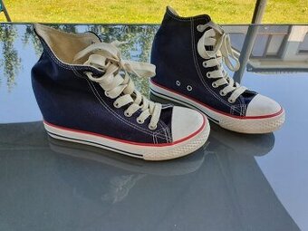 Topanky na platforme 35