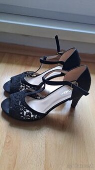 Predam lodičky na zapínanie.