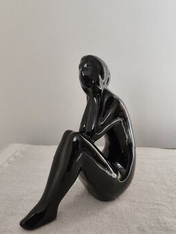 Akt žena Brusel keramická soška