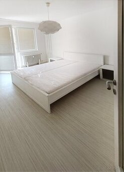 Na prenájom 3izbový byt s balkónom na Matuškovej ul.